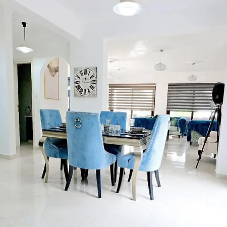Villa Amelia 2 Coral Bay