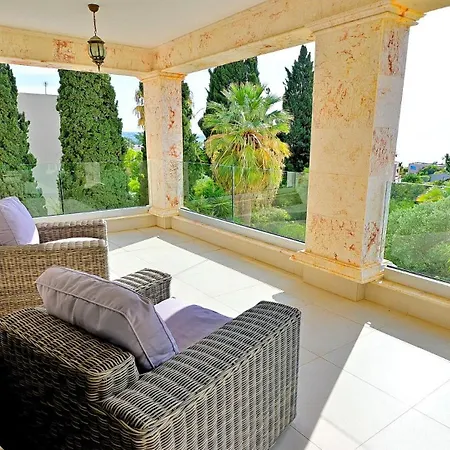Villa Amelia 2 *