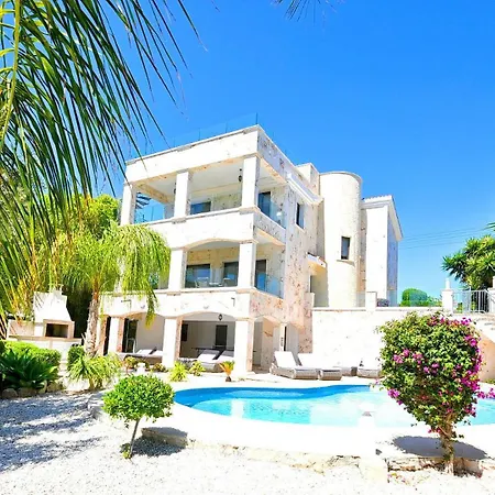 Amelia 2 Villa